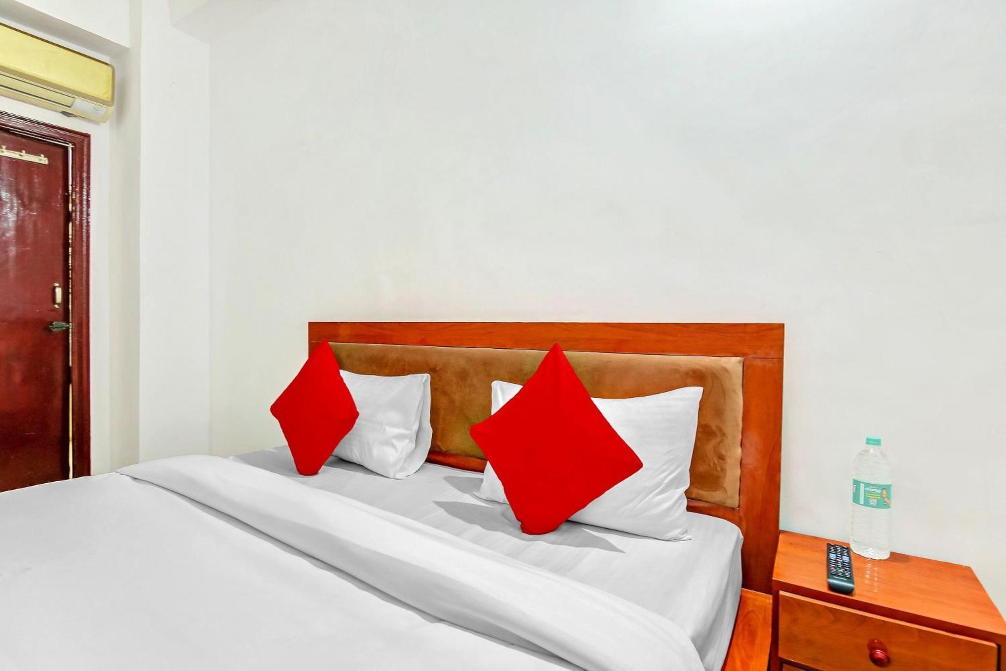 Hotel O Yash Hotel Газиабад Экстерьер фото