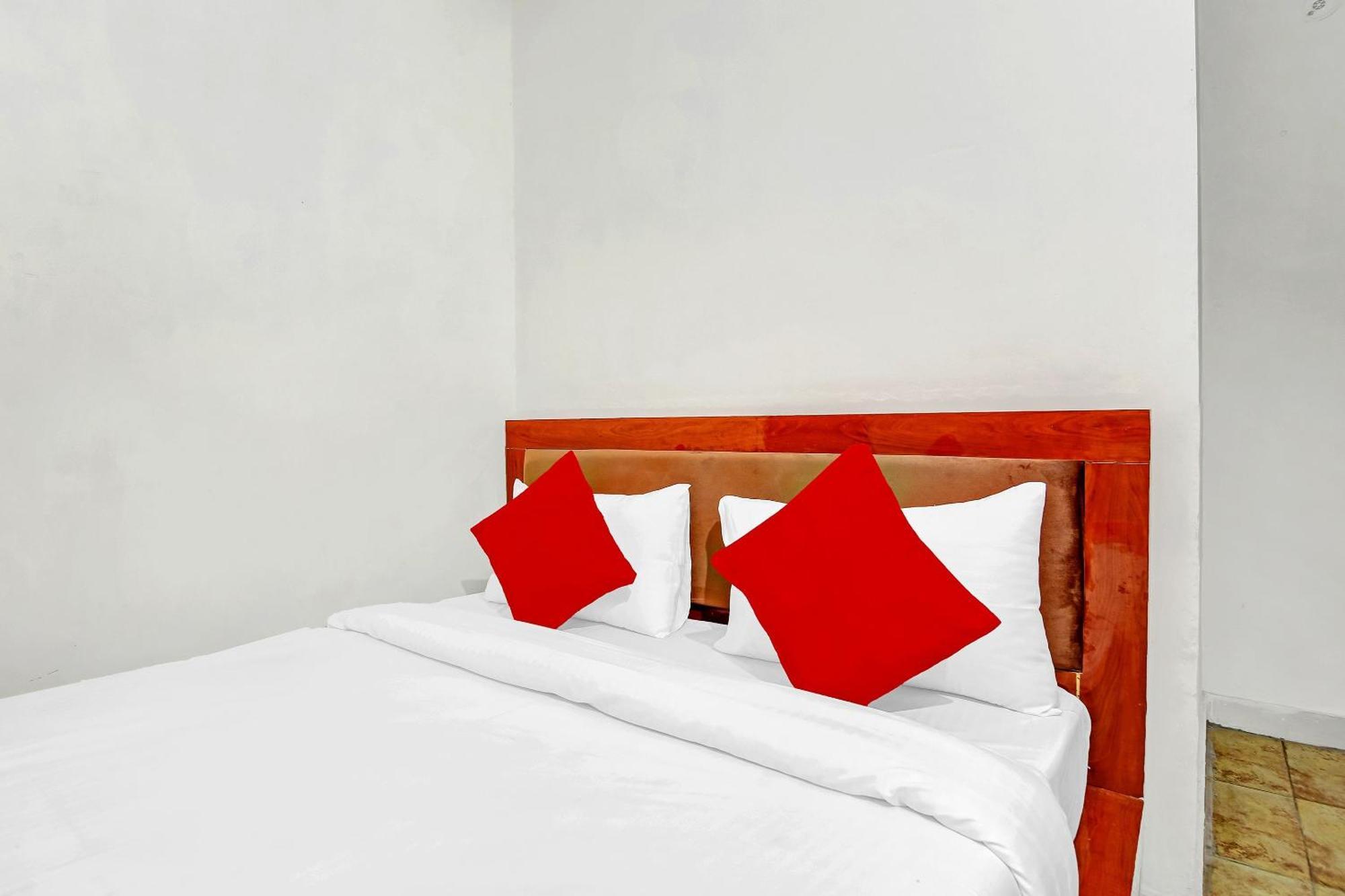 Hotel O Yash Hotel Газиабад Экстерьер фото
