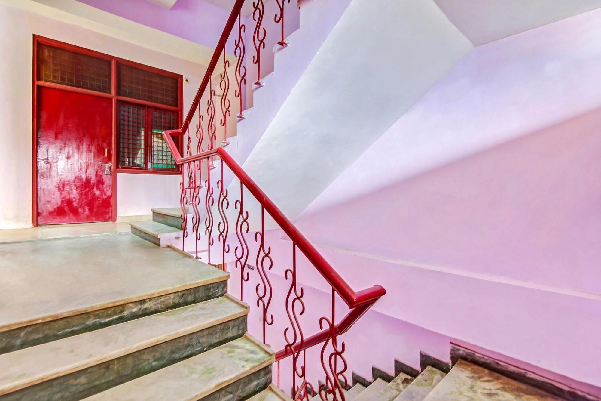 Hotel O Yash Hotel Газиабад Экстерьер фото