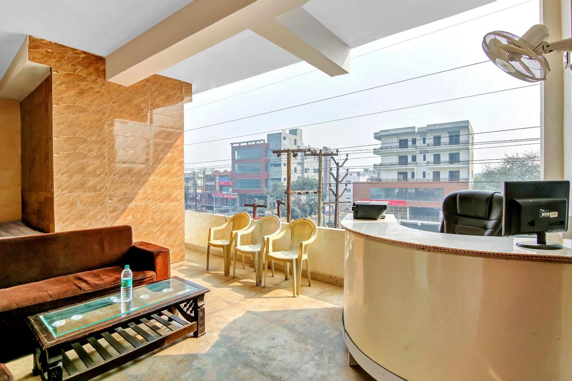 Hotel O Yash Hotel Газиабад Экстерьер фото